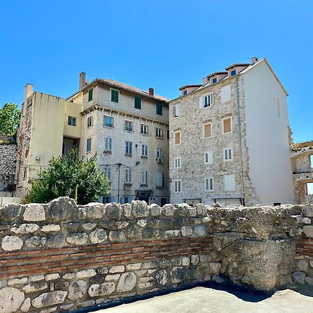 Diocletian Tower - Bella Vista & Palazzo Apartment สปลิท ภายนอก รูปภาพ