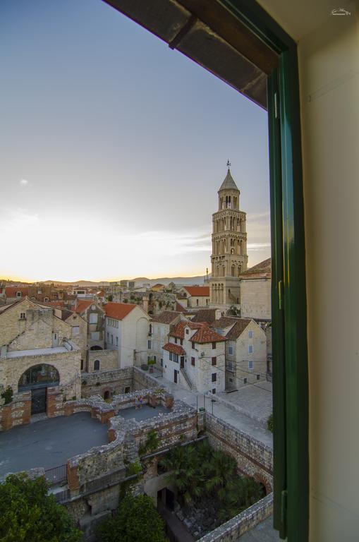 Diocletian Tower - Bella Vista & Palazzo Apartment สปลิท ภายนอก รูปภาพ