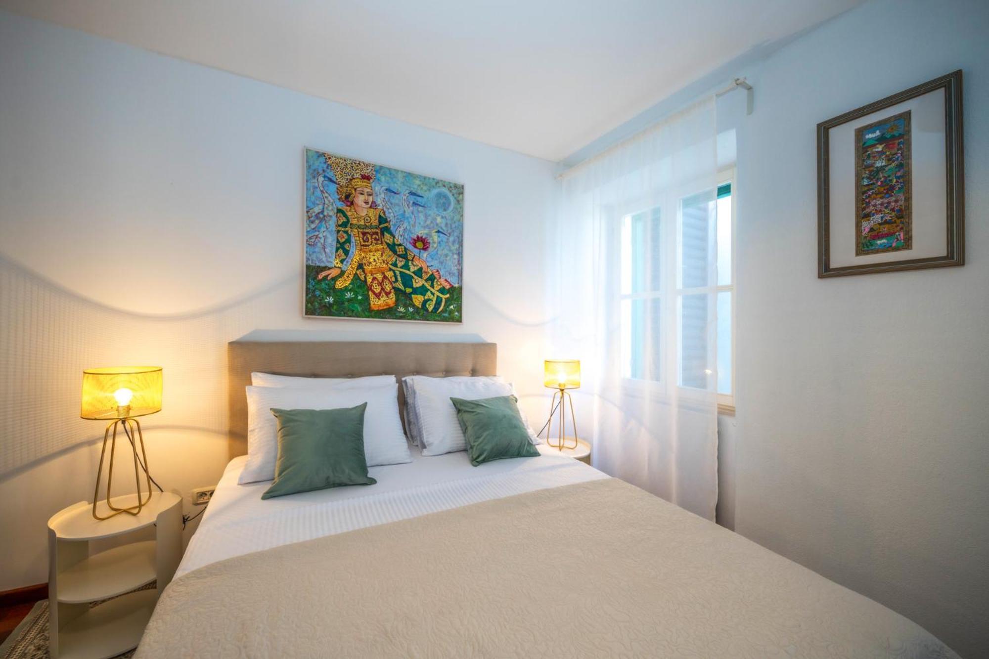 Diocletian Tower - Bella Vista & Palazzo Apartment สปลิท ภายนอก รูปภาพ