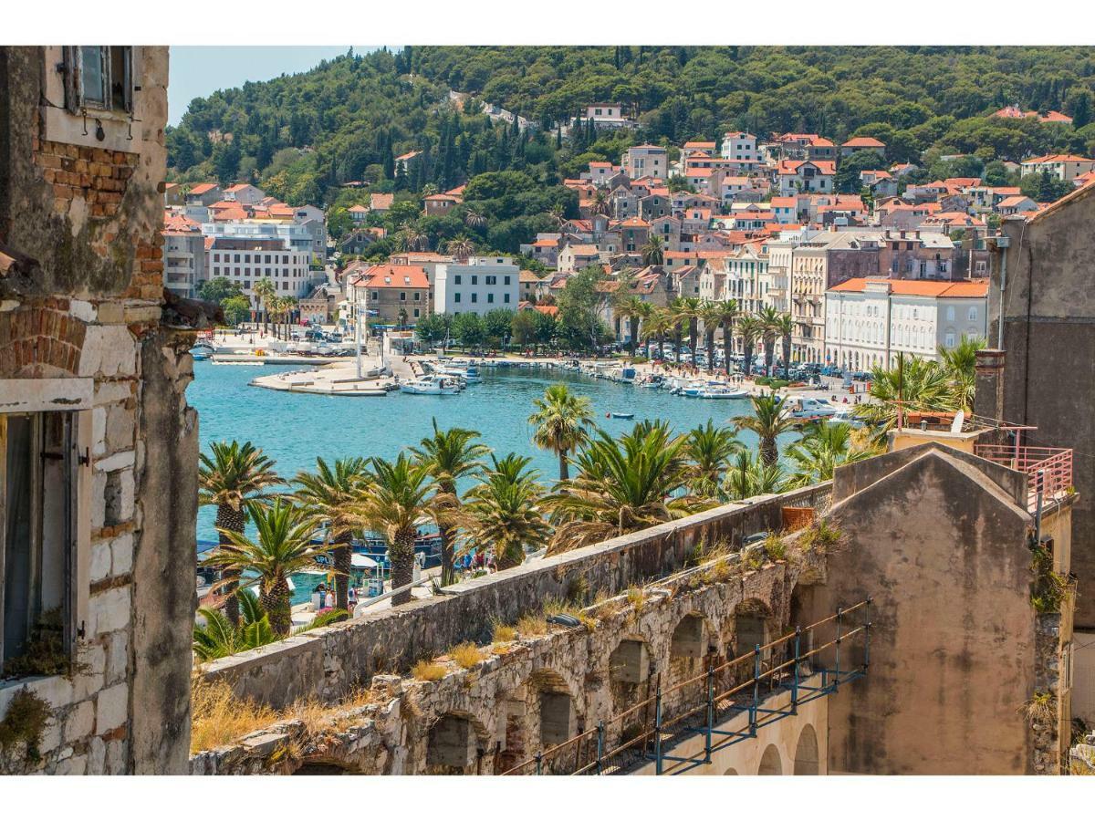 Diocletian Tower - Bella Vista & Palazzo Apartment สปลิท ภายนอก รูปภาพ