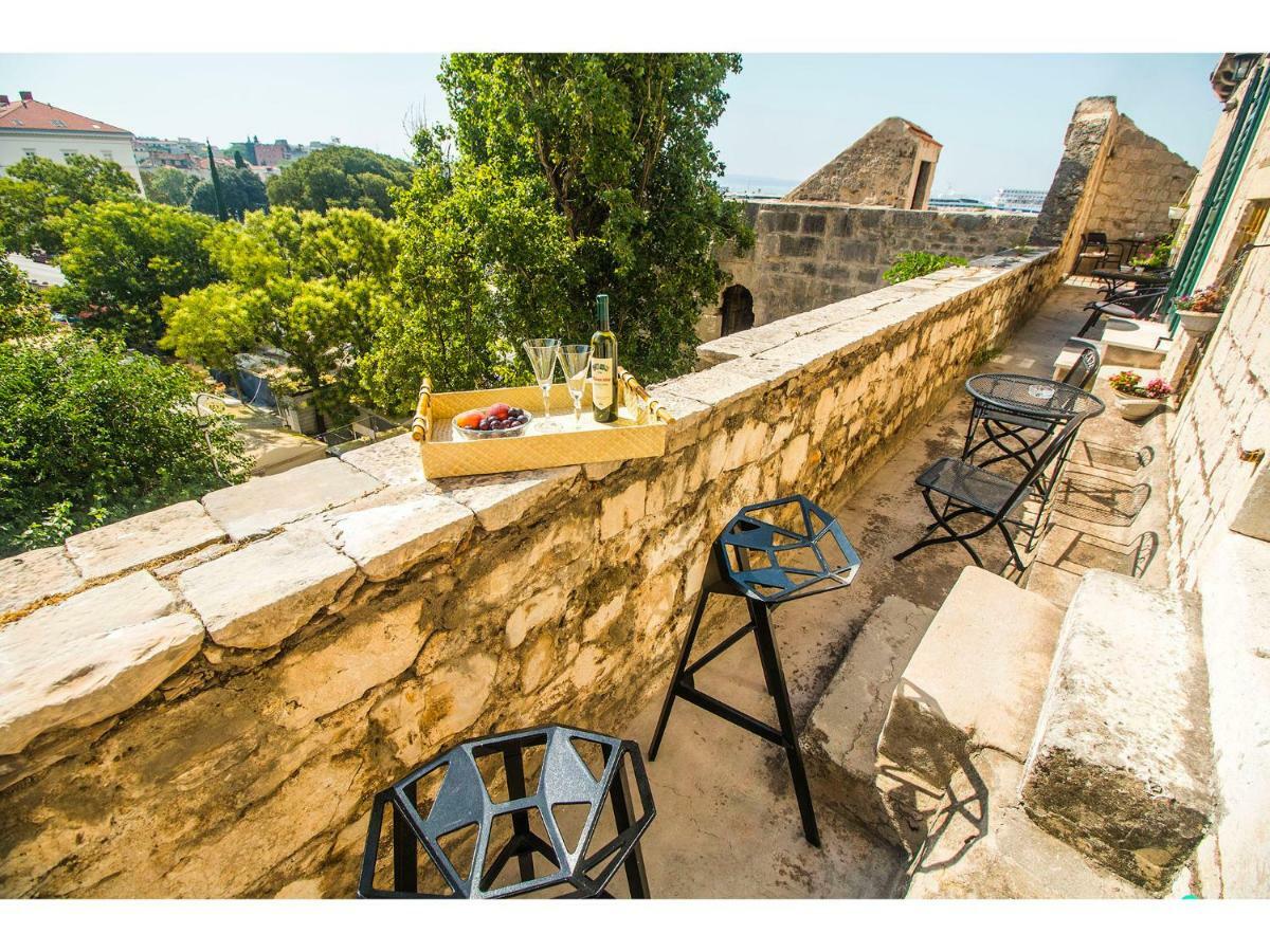 Diocletian Tower - Bella Vista & Palazzo Apartment สปลิท ภายนอก รูปภาพ